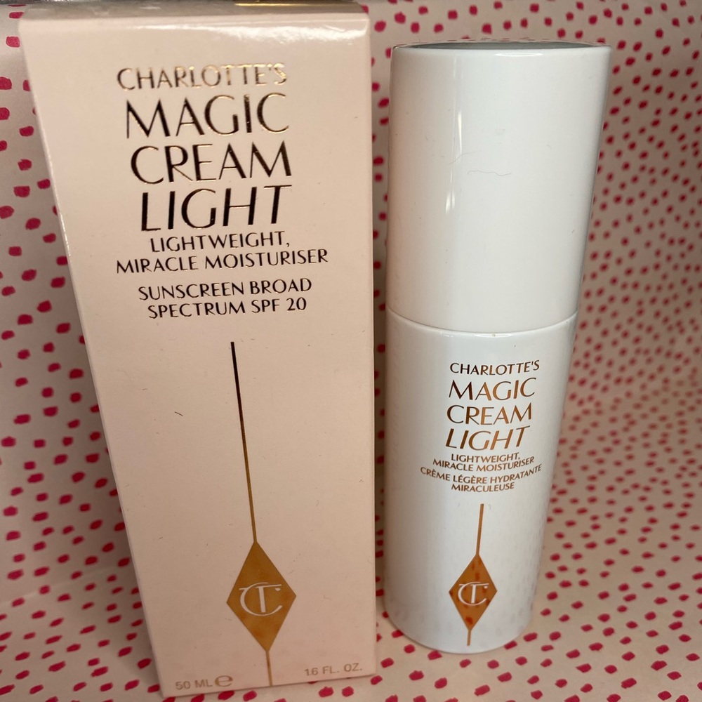 Charlotte Tilbury a Magic light cream SPF 25